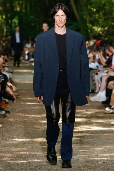 Look 26